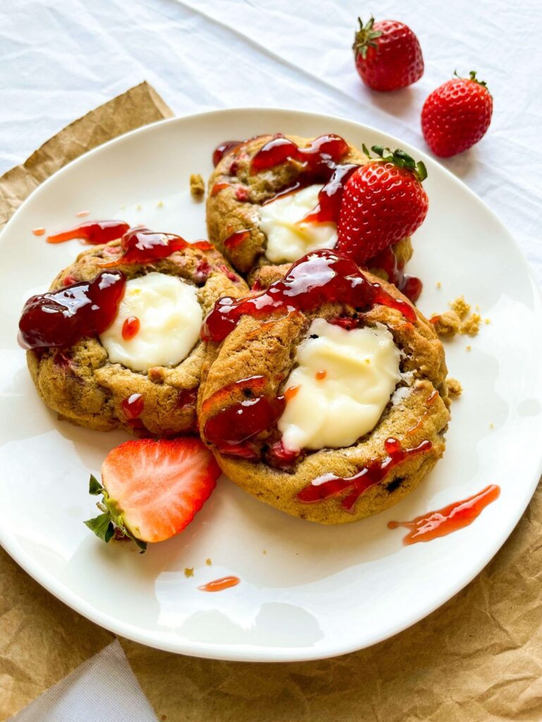 Strawberry Cheesecake Cookies